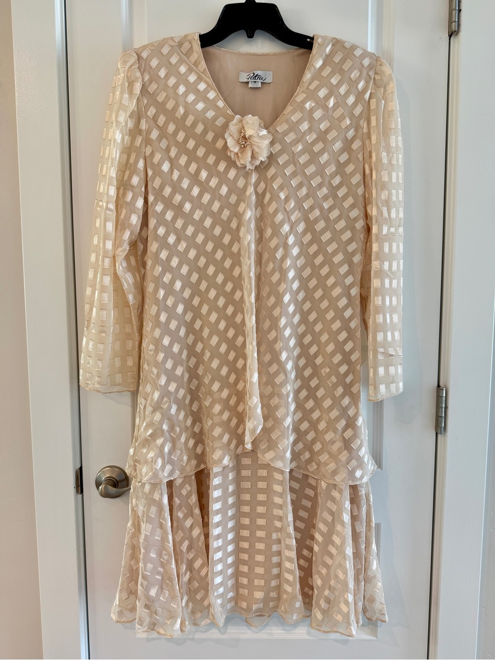 Vintage 80s Patra Women’s Cream & Gold Dress Long Sleeves Geometric Print Sz 18
